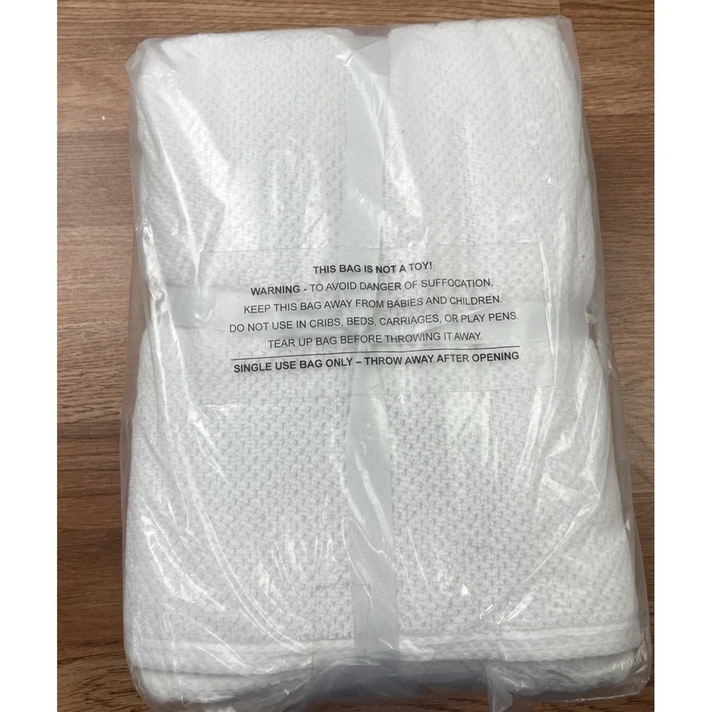 Madelinen 6 Piece Cotton Texture Towel Set in White, 2 Bath, 2 Hand, 2 Washcloth